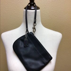 **❤️PRE-LOVED** Coach Wristlet